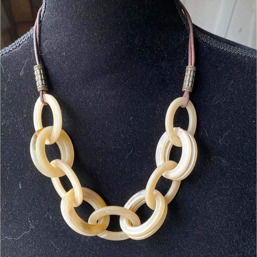 NecklaceEarrings Set - Avon Bohemian Style 16$